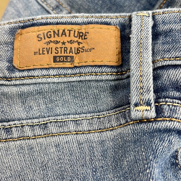 Signature Levi Strauss Bermuda Denim Jean Shorts Size 14 - Picture 8 of 8